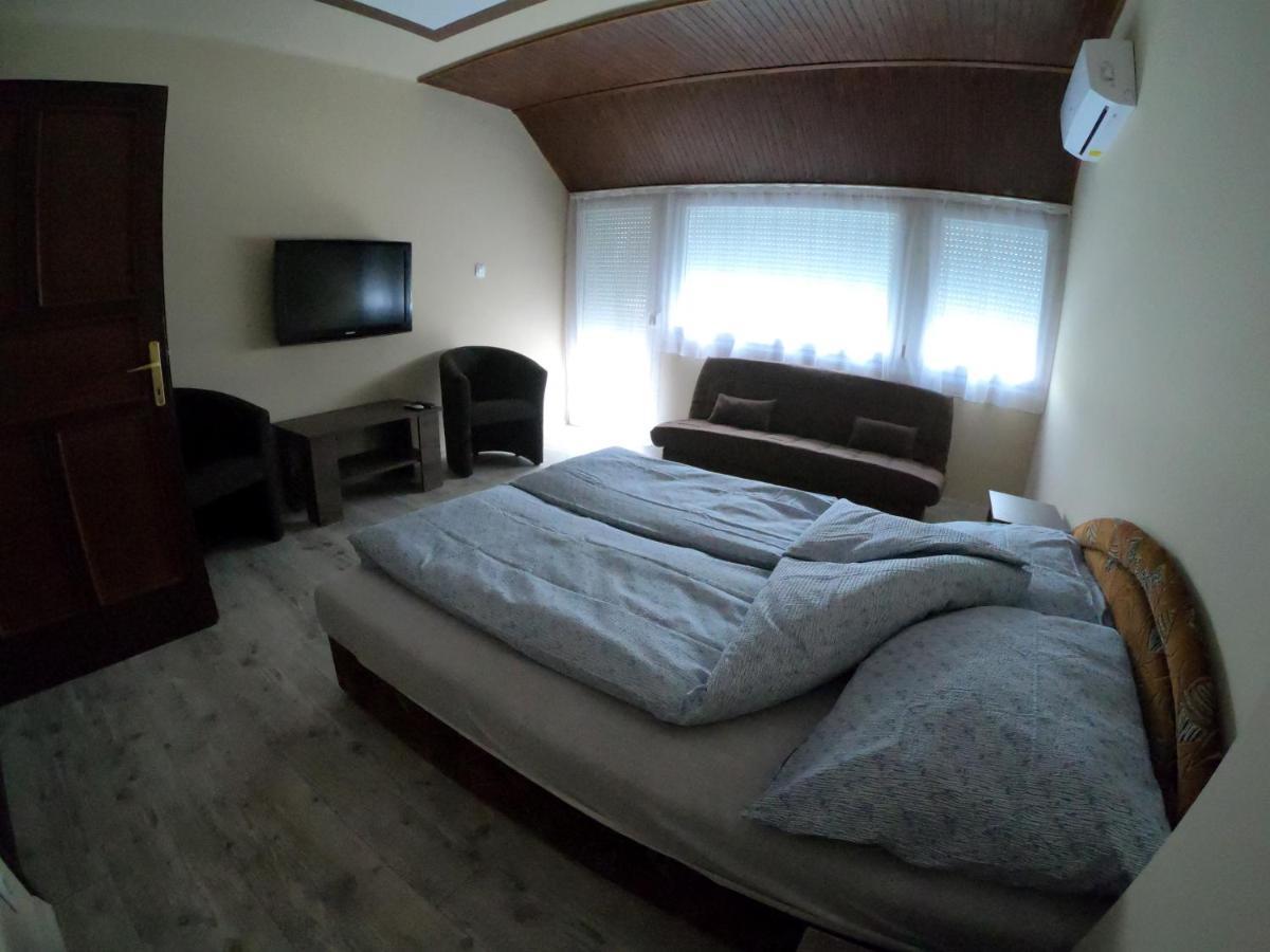 Dami Apartman Hajdúszoboszló Buitenkant foto